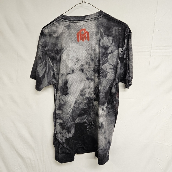 InTo The Am Gothic Inspired T-SHIRT Large - Picture 3 of 7